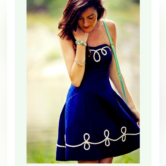 Lilly Pulitzer Dresses & Skirts - LILLY PULITZER Strapless Navy A-Line Dress with White Trim